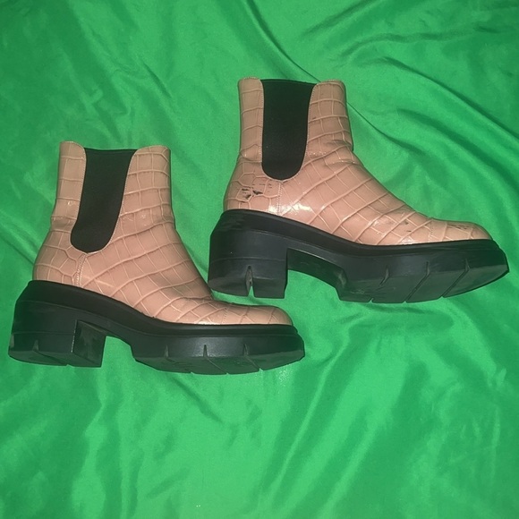 Stuart Weitzman Women's Croc-Embossed Ankle Combat Boots in Tan size 37 - Picture 8 of 15